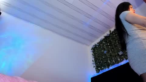 lia online show from 02-17-25, 06:15