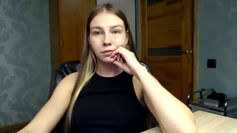 Molli  Ready for any play with you. Hottest show in pvt  Help a student earn big tokens  online show from 12-02-24, 08:00