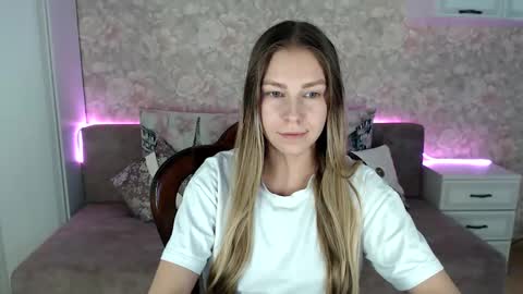 Molli  Ready for any play with you. Hottest show in pvt  Help a student earn big tokens  online show from 12-21-25, 04:25