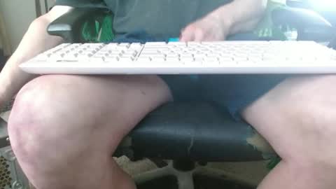 Snapshot of fooman103 chatting on 04-08-26, 06:41 Fooman1007 online show from 04-08-26, 06:41