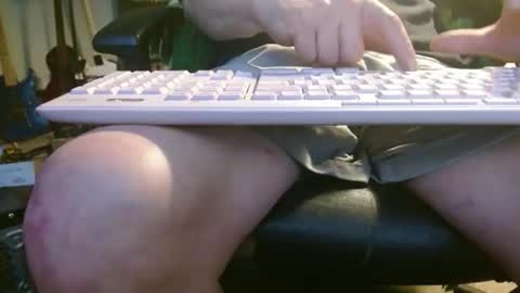 Snapshot of fooman103 chatting on 04-10-26, 06:07 Fooman1007 online show from 04-10-26, 06:07