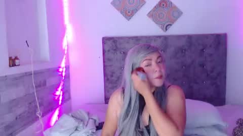 Snapshot of forbiddencougar chatting on 08-01-26, 03:17 Sally Harper online show from 08-01-26, 03:17