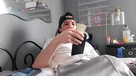 foreveryung723 online show from 10-31-25, 11:06