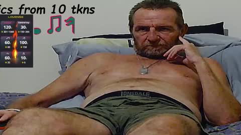 doc online show from 10-28-25, 02:04