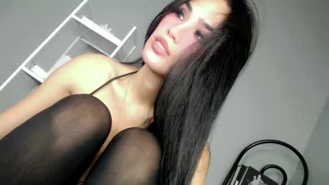 KHATRINA STACIE MARIE online show from 06-11-26, 02:53