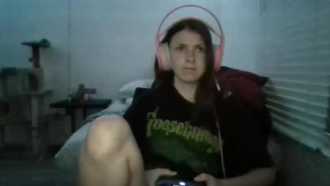 Snapshot of foursknfairy chatting on 04-18-26, 12:14 foursknfairy online show from 04-18-26, 12:14