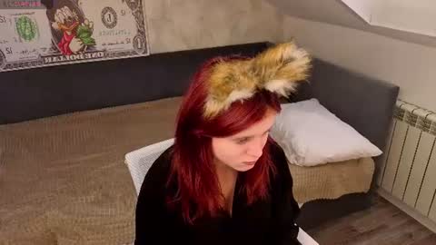 Snapshot of fox_cutee chatting on 07-18-26, 01:54 Fox online show from 07-18-26, 01:54