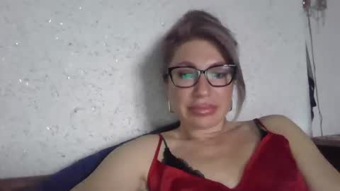 fox_red_lady7 online show from 03-28-26, 08:36