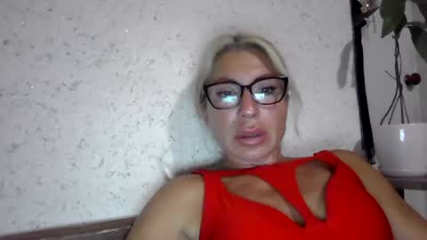 Snapshot of fox_red_lady7 chatting on 07-06-26, 07:38 fox_red_lady7 online show from 07-06-26, 07:38
