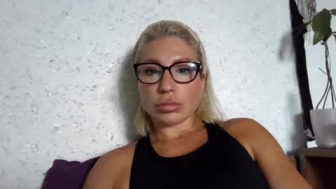Snapshot of fox_red_lady7 chatting on 07-08-26, 09:03 fox_red_lady7 online show from 07-08-26, 09:03