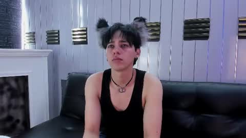 .  FOX WHITE .  online show from 07-20-26, 12:07