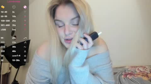 Snapshot of foxfrromearth chatting on 01-13-25, 03:34 i am your baby Alien online show from 01-13-25, 03:34