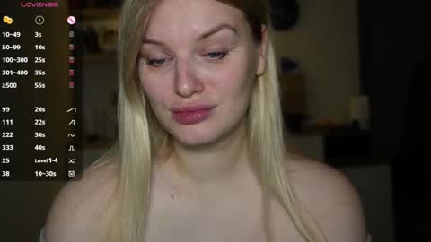 Snapshot of foxfrromearth chatting on 01-14-25, 10:44 i am your baby Alien online show from 01-14-25, 10:44