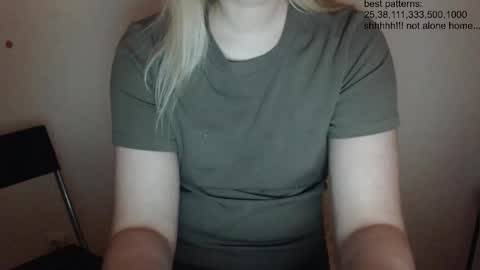 Snapshot of foxfrromearth chatting on 02-01-25, 05:47 i am your baby Alien online show from 02-01-25, 05:47