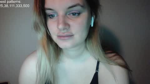 Snapshot of foxfrromearth chatting on 02-23-25, 03:13 i am your baby Alien online show from 02-23-25, 03:13