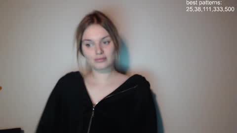 Snapshot of foxfrromearth chatting on 02-24-25, 09:31 i am your baby Alien online show from 02-24-25, 09:31
