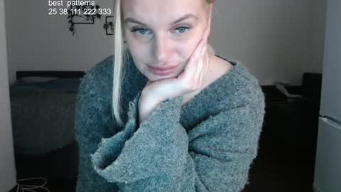 Snapshot of foxfrromearth chatting on 04-21-26, 01:42 i am your baby Alien online show from 04-21-26, 01:42