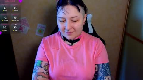 Snapshot of foxgirlandmerguis chatting on 07-17-26, 07:48 Belinda online show from 07-17-26, 07:48