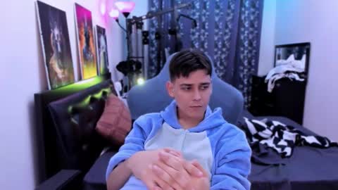 Foxicfu online show from 09-17-25, 02:08