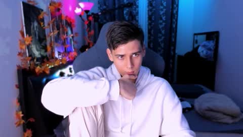 Foxicfu online show from 10-01-25, 07:31