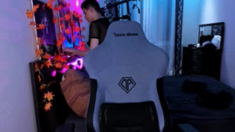 Foxicfu online show from 10-06-25, 06:27