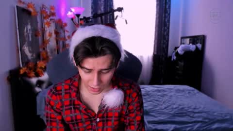 Foxicfu online show from 12-20-25, 09:27