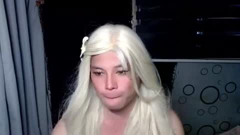 Snapshot of foxli_xx chatting on 11-11-25, 07:30 KITTY online show from 11-11-25, 07:30