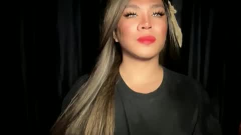 Snapshot of foxli_xx chatting on 02-19-26, 12:12 KITTY online show from 02-19-26, 12:12