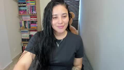 Snapshot of foxwen chatting on 07-13-26, 10:23 wen. online show from 07-13-26, 10:23