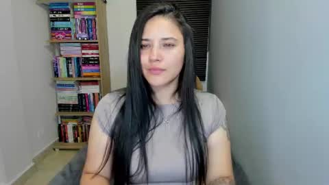 Snapshot of foxwen chatting on 07-23-26, 01:58 wen. online show from 07-23-26, 01:58