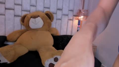 Snapshot of foxxxypink chatting on 05-27-26, 01:57 fox with 3 xs online show from 05-27-26, 01:57