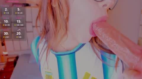 Snapshot of foxxxypink chatting on 05-30-26, 08:06 fox with 3 xs online show from 05-30-26, 08:06