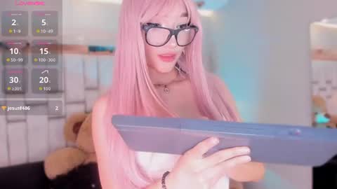 Snapshot of foxxxypink chatting on 06-16-26, 08:00 fox with 3 xs online show from 06-16-26, 08:00
