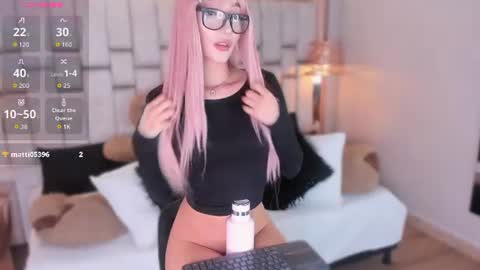 Snapshot of foxxxypink chatting on 06-19-26, 07:50 fox with 3 xs online show from 06-19-26, 07:50