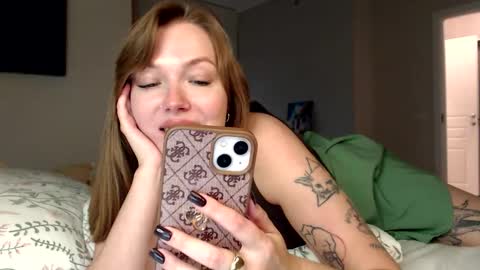 Snapshot of foxxycindy chatting on 10-06-25, 07:44 Cindy online show from 10-06-25, 07:44