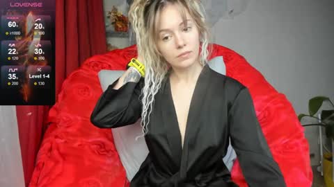 Snapshot of foxy_blond chatting on 12-10-24, 09:12 Foxy online show from 12-10-24, 09:12