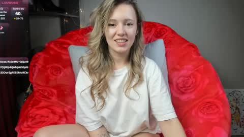 Snapshot of foxy_blond chatting on 01-24-25, 01:47 Foxy online show from 01-24-25, 01:47