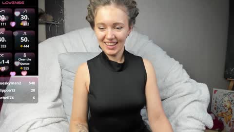 Snapshot of foxy_blond chatting on 01-30-25, 08:32 Foxy online show from 01-30-25, 08:32