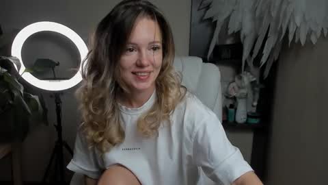 Snapshot of foxy_blond chatting on 09-15-25, 12:10 Foxy online show from 09-15-25, 12:10