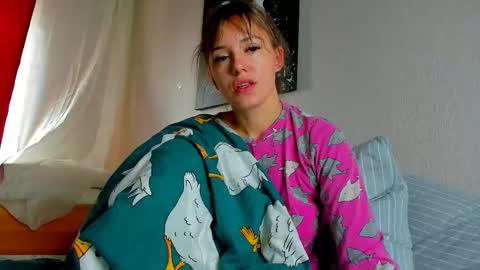 Snapshot of foxy_blond chatting on 09-22-25, 01:07 Foxy online show from 09-22-25, 01:07