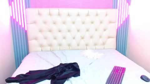 Ella online show from 01-31-25, 06:14