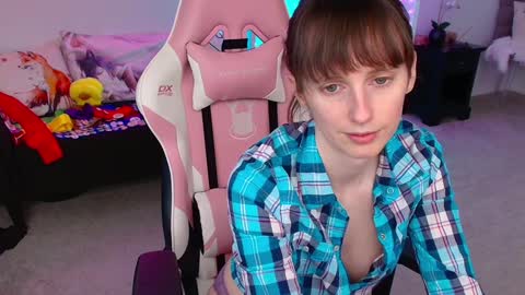Snapshot of foxy_gamer chatting on 02-07-25, 02:40 Lex Vive foxygamer cb online show from 02-07-25, 02:40