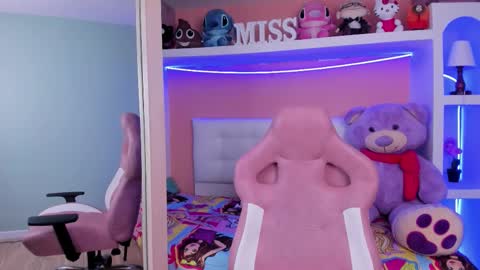 Snapshot of foxy_kloe chatting on 03-07-26, 06:27 Miss Kloe online show from 03-07-26, 06:27