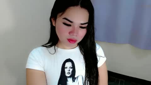 Snapshot of foxy_lei chatting on 11-17-25, 12:05 foxy_lei online show from 11-17-25, 12:05