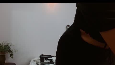 Snapshot of foxy_lexy chatting on 02-15-25, 06:55 foxy_lexy online show from 02-15-25, 06:55