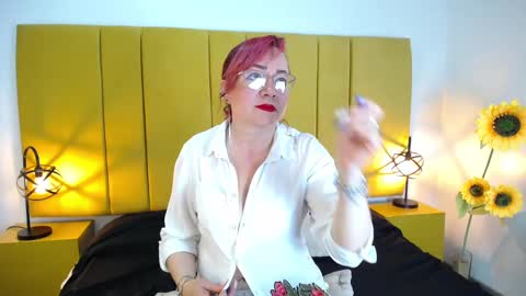 Foxy miilf online show from 09-11-25, 01:22