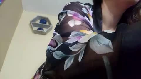 Snapshot of foxyanjel chatting on 11-13-25, 04:39 foxyanjel online show from 11-13-25, 04:39