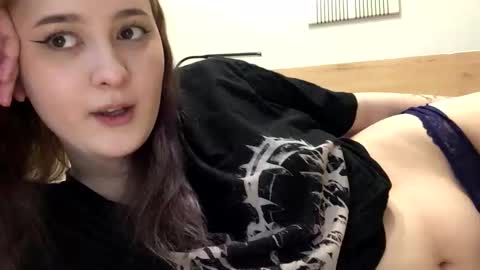 Snapshot of foxydollkate chatting on 03-22-26, 08:18 Kate online show from 03-22-26, 08:18