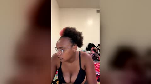 foxygoddess18 online show from 05-09-26, 04:23