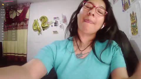 Snapshot of foxymalish chatting on 05-11-26, 07:03 Malishka online show from 05-11-26, 07:03